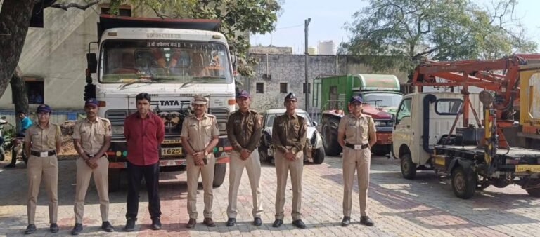 वाळूच्या २६ वाहनांसह ३ कोटी ३५ लाखांचा मुद्देमाल जप्त     -बोरी पोलिसांची धडक कारवाई; १७ जणांवर गुन्हा दाखल