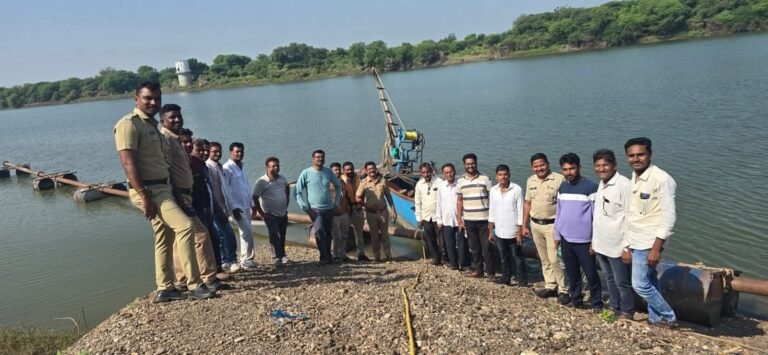 परभणी जिल्ह्यात अवैध व्यवसाय विरोधी अभियानात 1 कोटींपेक्षा अधिक मुद्देमाल जप्त  538 प्रकरणात 557 आरोपींवर गुन्हे; पोलिसांची प्रभावी कारवाई.                                                               खबर हेल्पलाईन 9150100100 व्हाटस् अप नंबरवर आत्ता आपनही अवैध धंद्याची करा तक्रार-उपमहानिरिक्षक उमाप
