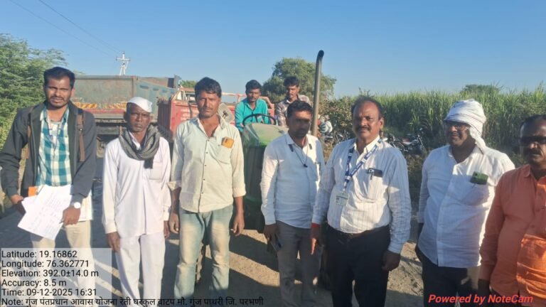 गुंज येथे जप्त अवैध वाळू घरकुल लाभार्थ्यांना मोफत वाटप  